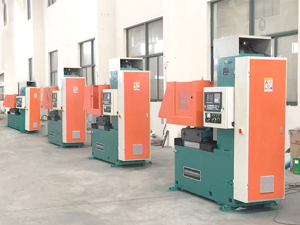 勤龍磨床精密平面磨床平穩性決定磨床的質量！